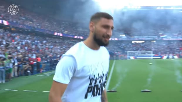 Donnarumma's presentation at Paris Saint-Germain's fans